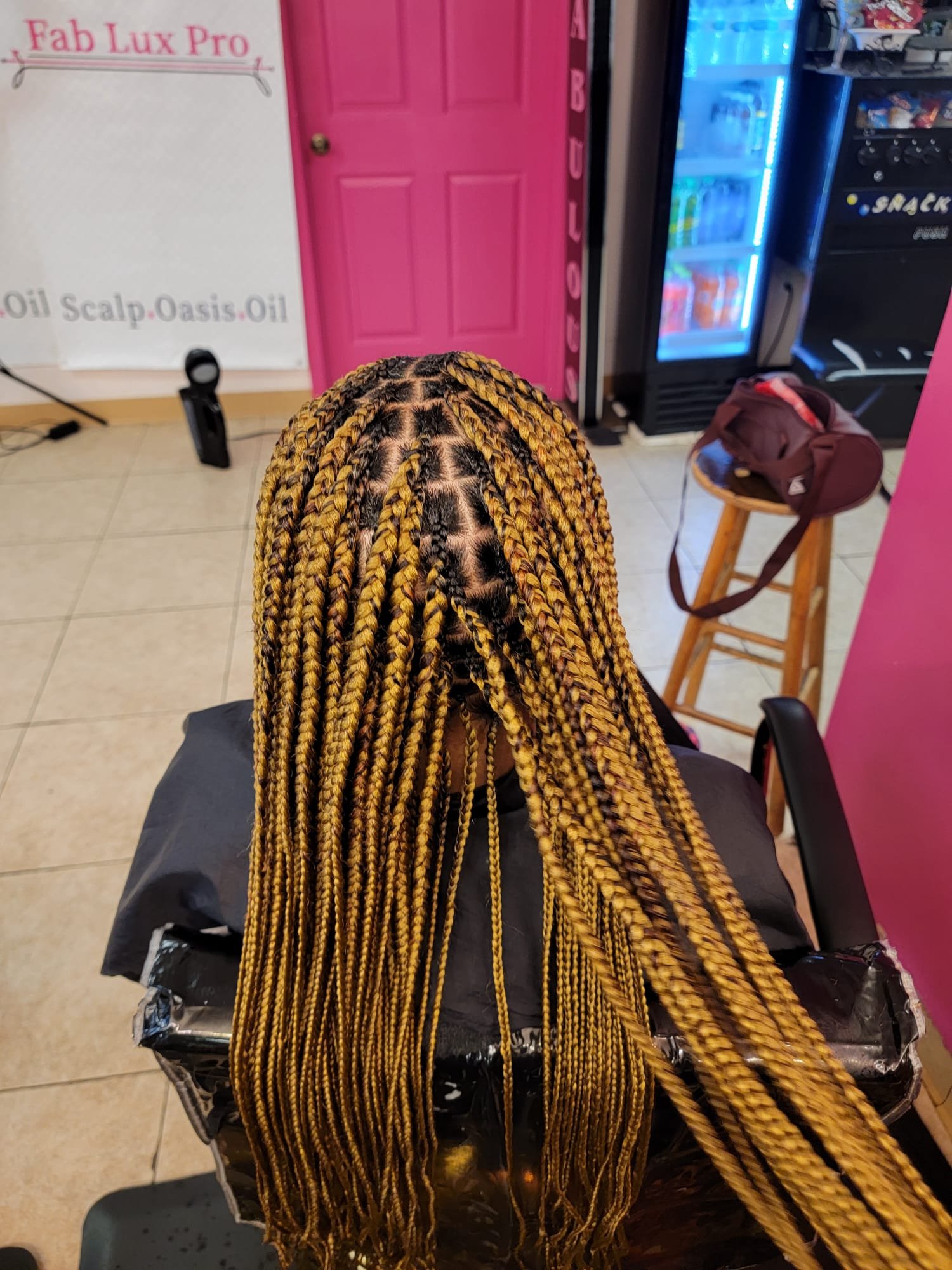 Knotlles box braid